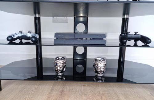 Airport - Town Centre - Train Station - Free Parking - Foto 11