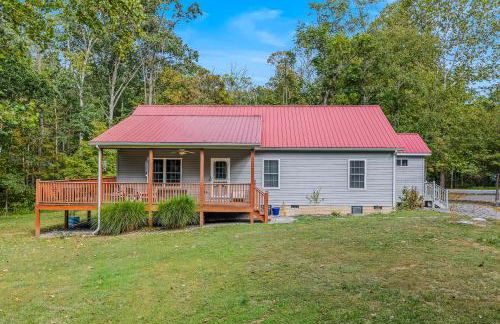 Mariposa Moon Cottage at Sleepy Creek - Wifi, Deck, Fire Pit, Creekside, View - Photo 62