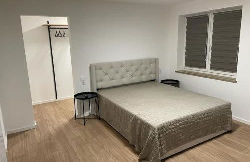 Neuwertige zwei Zimmer Ferienwohnung - Foto 1