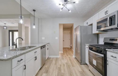 Stylish 4BR Urban Oasis - Foto 12