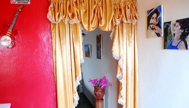 Villa in San Luis with garden and terrace - Photo 2