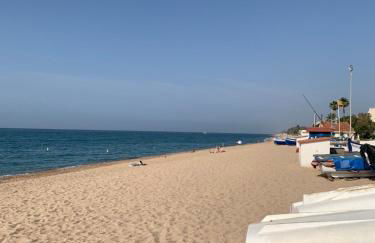 Apartamento en 1ª línea con vistas al mar cerca de Barcelona - Photo 18