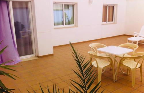 APARTAMENTO SITUADO EN EL CENTRO CON 3 HABITACIONES, DISPONE DE AIRE ACONDICIONADO Y WIFI A 150m DE LA PLAYA Y EL CASTILLO - Photo 29