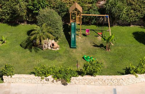 Christina Villas, Steps to Sandy Beach, By ThinkVilla - Photo 11