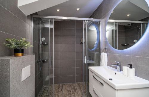 Villa Petmat - with private pool and 6 bedrooms - Photo 64