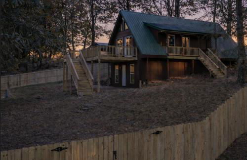 Family A-Frame, HotTub, FirePit, ClimbingWall, EVCharger, & More - Photo 64