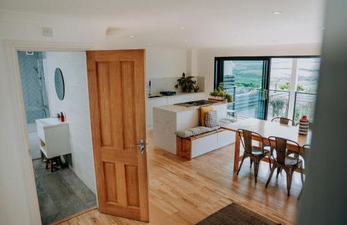 Ponderosa 5-Bed Coastal Retreat with Studio, Sauna & Sea Views - Foto 28