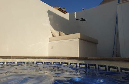 Dúplex mediterráneo con piscina y cenador - Foto 15