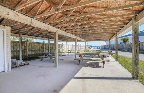 Spacious Home with Waterfront View-Welcome Pets - Foto 50