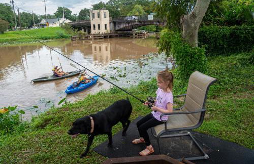 Chateau Royale, Pet Friendly, On Bayou, Downtown! - Foto 31