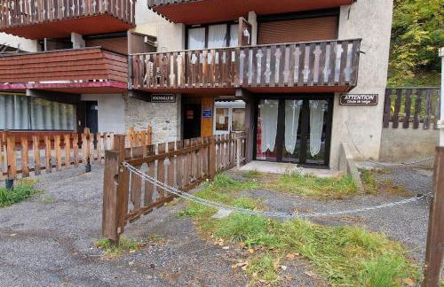 Charmant T2 rénové- Praloup 1600-parking privé, proche station - Foto 27