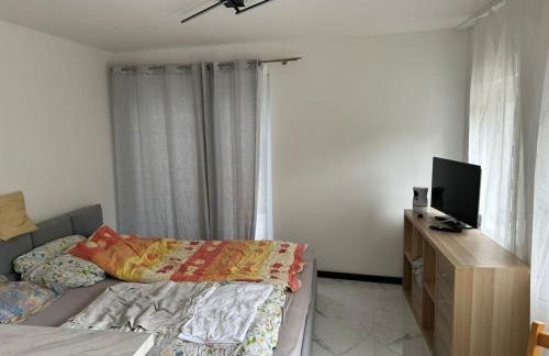 Neu renoviertes Haus mit großer Terrasse und Garten - Photo 6