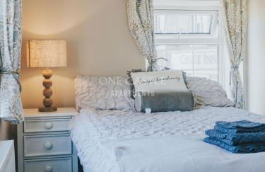 Exclusive Deals l Last-Minute Specials l Free Parking I Short term Booking l Garden I Sleeps Up to 6 l 3 Bed & 2 Bath I One Castle Apartments Short-lets and Serviced Accommodation - Photo 15