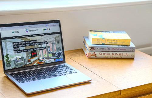 Emerald House - Prime Location - Driveway Parking, Pool Table, Fast Wifi, Self Check-In and Sky TV by Yoko Property - Photo 8