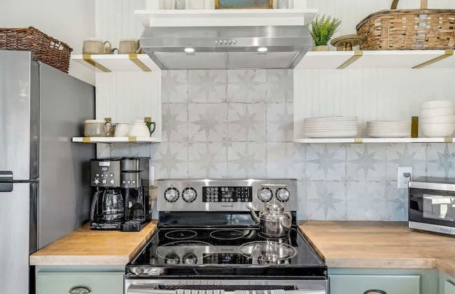 Gorgeous Home With Hot Tub 5min From the River - Foto 10