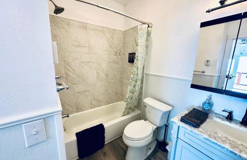 Paradise Suites the Bear Den a condo in Homer with a Hot Tub - Foto 7