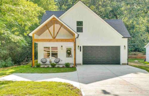 Brand New Luxury home 2022-Hot Tub-Pet Friendly - Foto 1