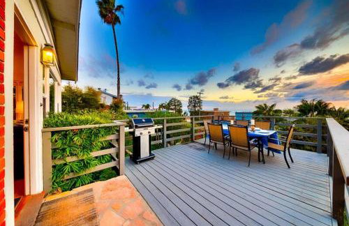 Ocean Views Walk to the Beach with King Suite - Foto 12