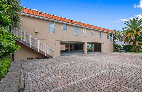 Direct Gulf Front Condo, Private Balcony, Heated Pool, Walkable Indian Rocks Beach - Foto 56