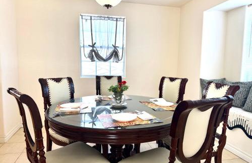 Spacious 3BR 3BA Home ,Sleep 9,3 Car Garage Garden Near DTLA Pasadena Hollywood - Foto 11