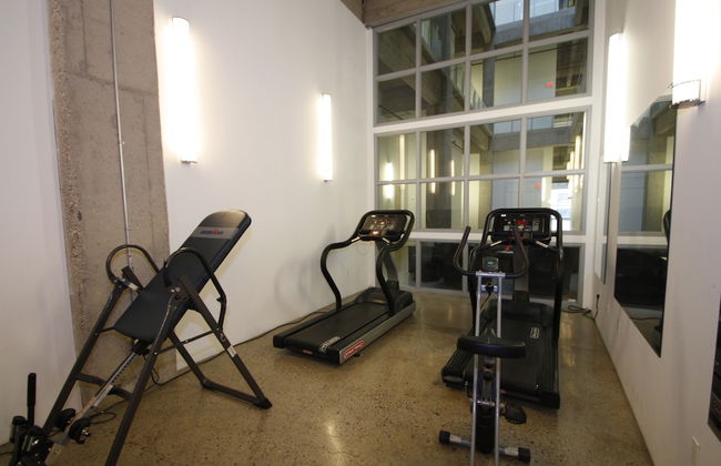 Downtown Loft Style Condo Heated Parking - Foto 30