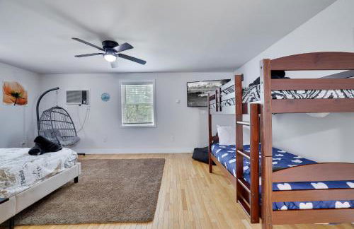 Hot Tub & Theater Haven-Lake and Ski Retreat - Foto 32