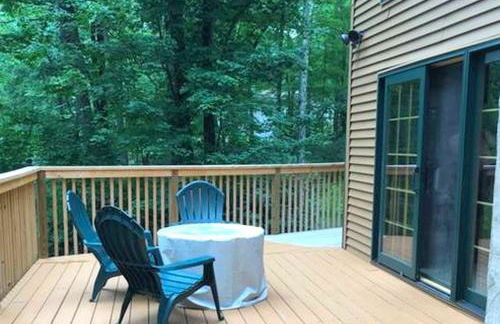 Cozy Vacation Rental for 10 with a Fire Pit in Jim Thorpe, Pennsylvania - Photo 12