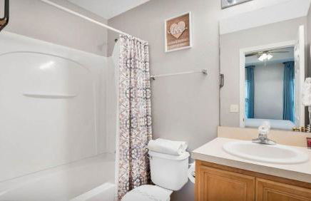 Family Friendly Townhome Near Attractions - Foto 16