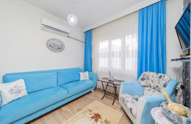 Capacious Flat With Terrace in Central Muratpasa - Photo 3