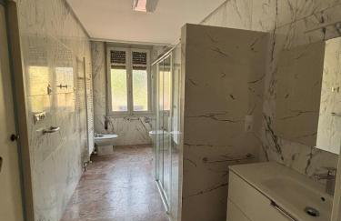 Family home with pool and garden in Tudela center - Photo 34