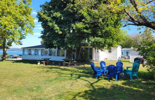 Lil's on the Lake Vintage Cottage on Crystal Lake - Foto 18