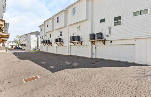 Upscale Townhome 3 miles to Downtown with 2 Car Garage - Foto 41