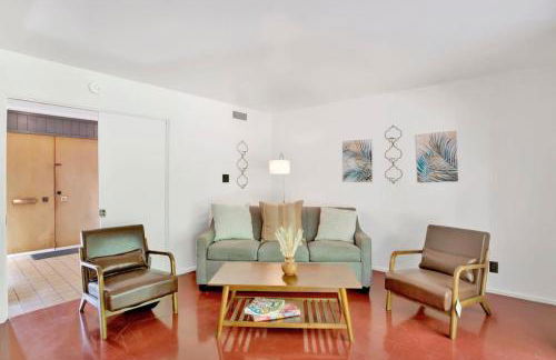 Midcentury Modern - Pool & Hot tub - Retro Retreat - Foto 34