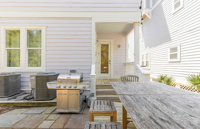 Doctor's Orders by Avantstay 5 Mins TO Beach! w/ Community Pool & Hot Tub! - Photo 45