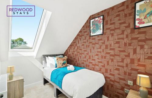 Spacious 4 Bedroom 2 Bath Serviced Home For Contractors & Families with X2 Free Parking Spaces, Fast WiFi - Hosted By Redwood Stays - Foto 31