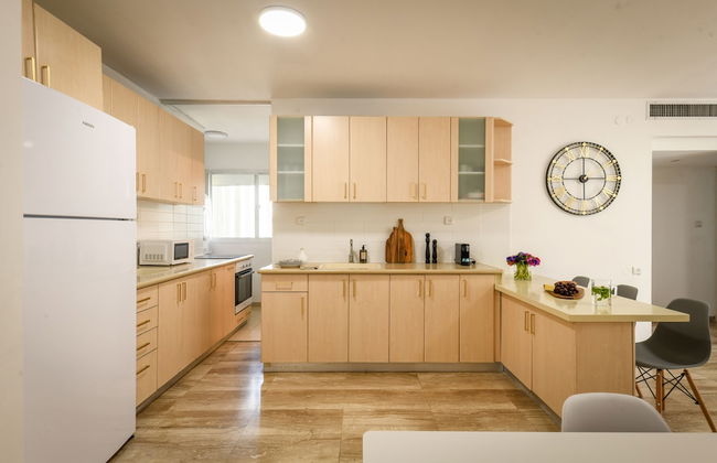 Seaside Escape with Private Patio by Sea N Rent - Foto 23