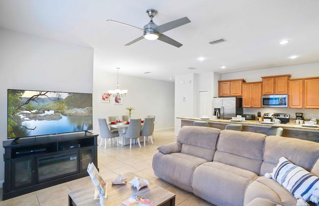 Private Pool Getaway! Near Theme Parks! - Foto 17