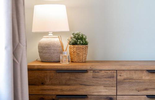 2-Bedroom Cottage - Long Stays Welcome - Photo 14