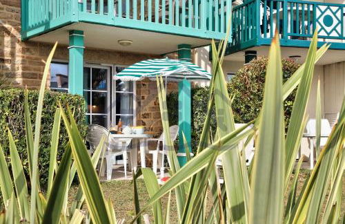 LocaLise - A05 - Plain-pied avec petite vue mer donnant sur la piscine et le jardin - Grande salle de bain - Wifi inclus - draps inclus - animaux bienvenus - parking gratuit - Foto 24