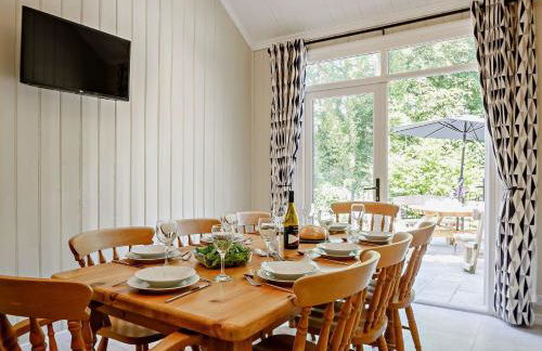 4 Bed in Llanfairtalhaiarn 88973 - Photo 9