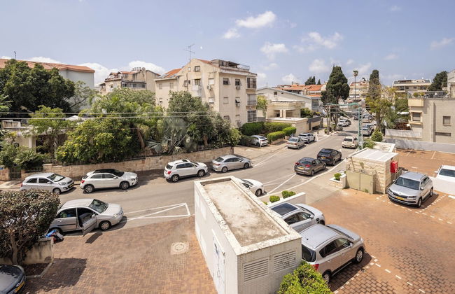 Homey Kiryat Haim Apt by Sea N Rent - Foto 23