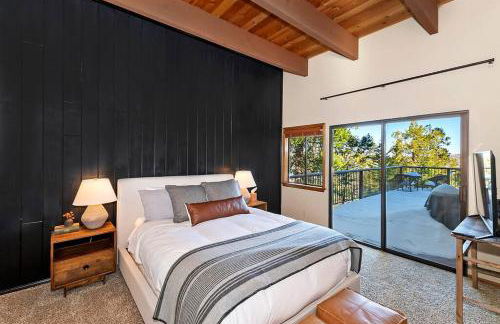 Stunning LAKE VIEW Game Room Spa Walk To Village - Photo 26