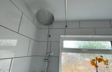 Large Stylish 2 Bedroom Apartment Stevenage Sleep 6 - Foto 31