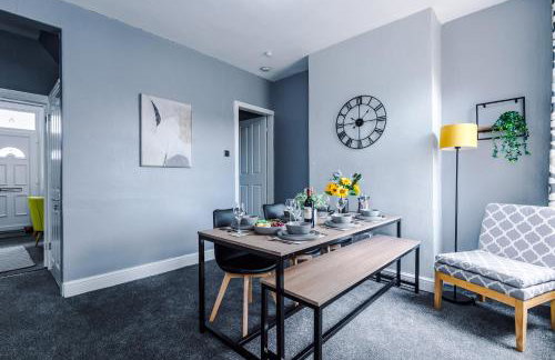 NEW! Spacious 3-Bed Home in Newcastle-under-Lyme by 53 Degrees Property, Ideal for Business, FREE Parking! - Foto 7