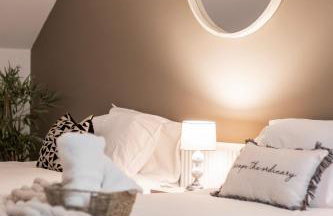 Stylish 5Bedroom Getaway in Quiet Mildenhall Area - Photo 19