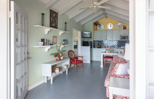 Fort Recovery Beachfront Villa & Suites Hotel - Photo 9