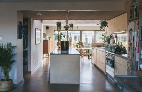 Architect designed spacious five bed house by sea - Foto 1