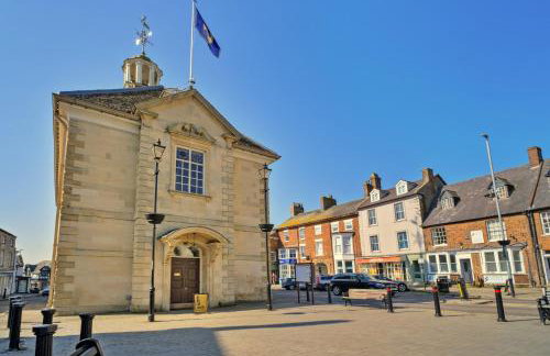 Finest Retreats - The Loft at Brackley Town Hall - Photo 2