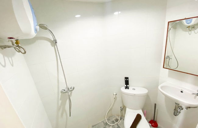 Homey And Good Choice Studio At Amartha View Apartment - Photo 8