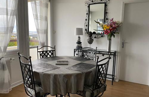 Le Mun,3 étoiles-T2-60m2-balcon-parking-wifi-linge-produits-face à la gerdarmerie-vue cathedrale - Foto 31